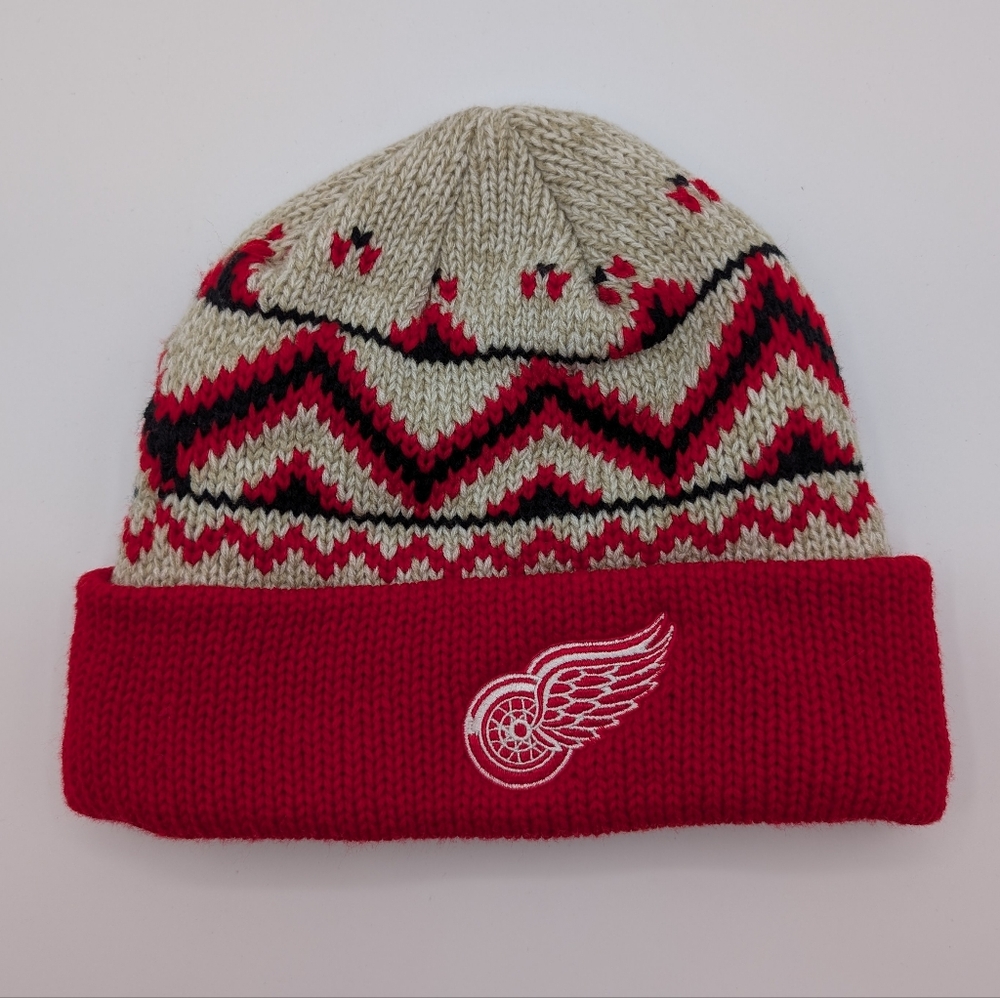 Reebok NHL Hockey Detroit Red Wings  Knit Hat with Logo